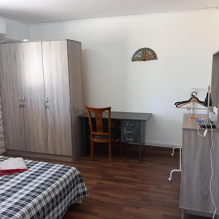 Vasilis House ホームステイ *